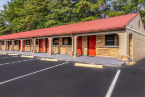  Econo Lodge Opelika  Опелика
